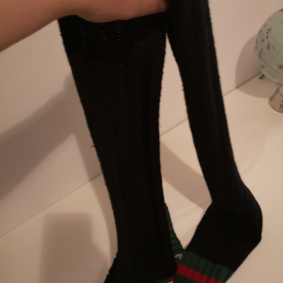 authentic Gucci scarf - Picture 9 of 11